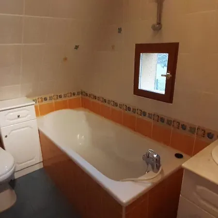 Le Pressoir בית נופש Cresseveuille